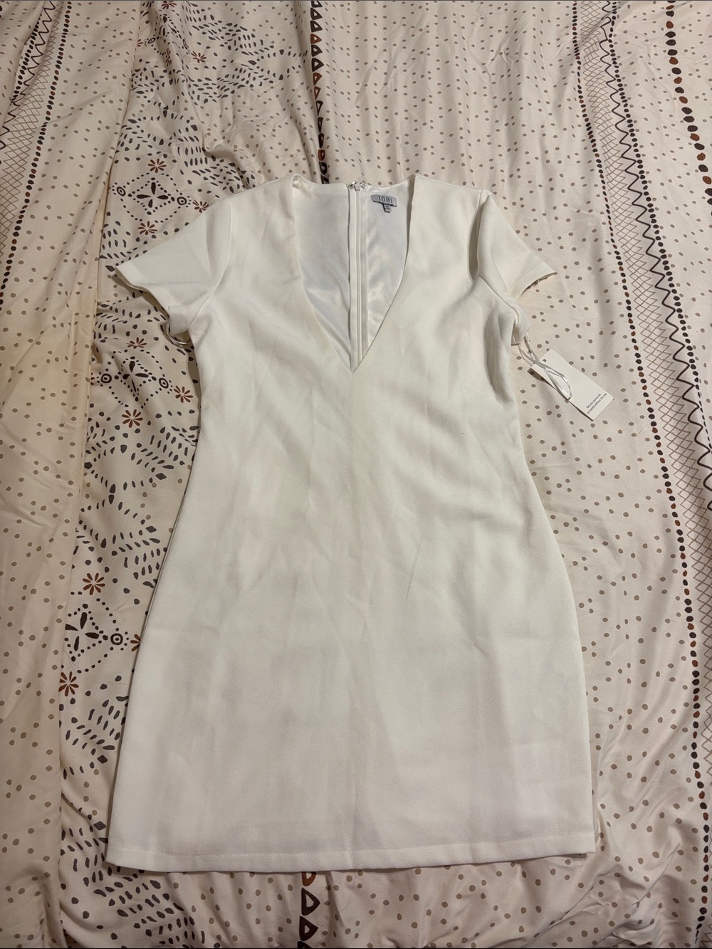 Tobi Cream V-Neck Short Sleeve Mini Dress